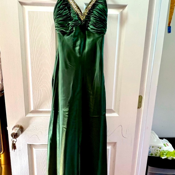 Camille Green gown - Picture 3 of 6